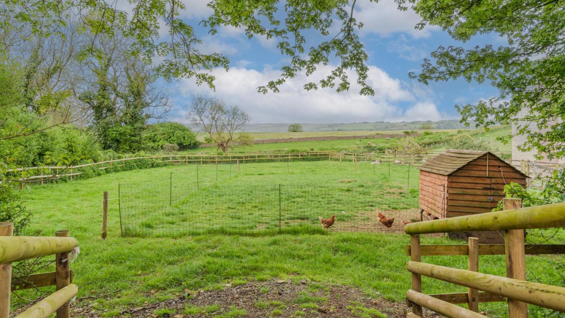 Old Stables, Little Ballthorns Farm Cold Ashton Экстерьер фото